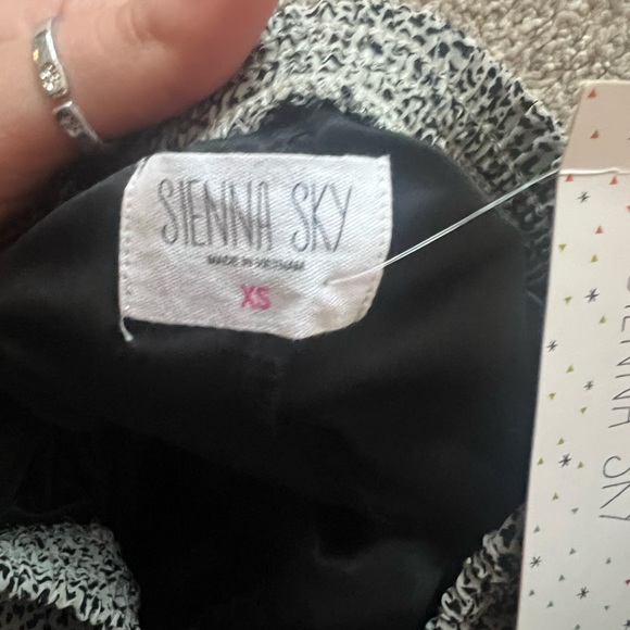 NWT Sienna Sky White Polka Dot Skirt - Picture 2 of 4